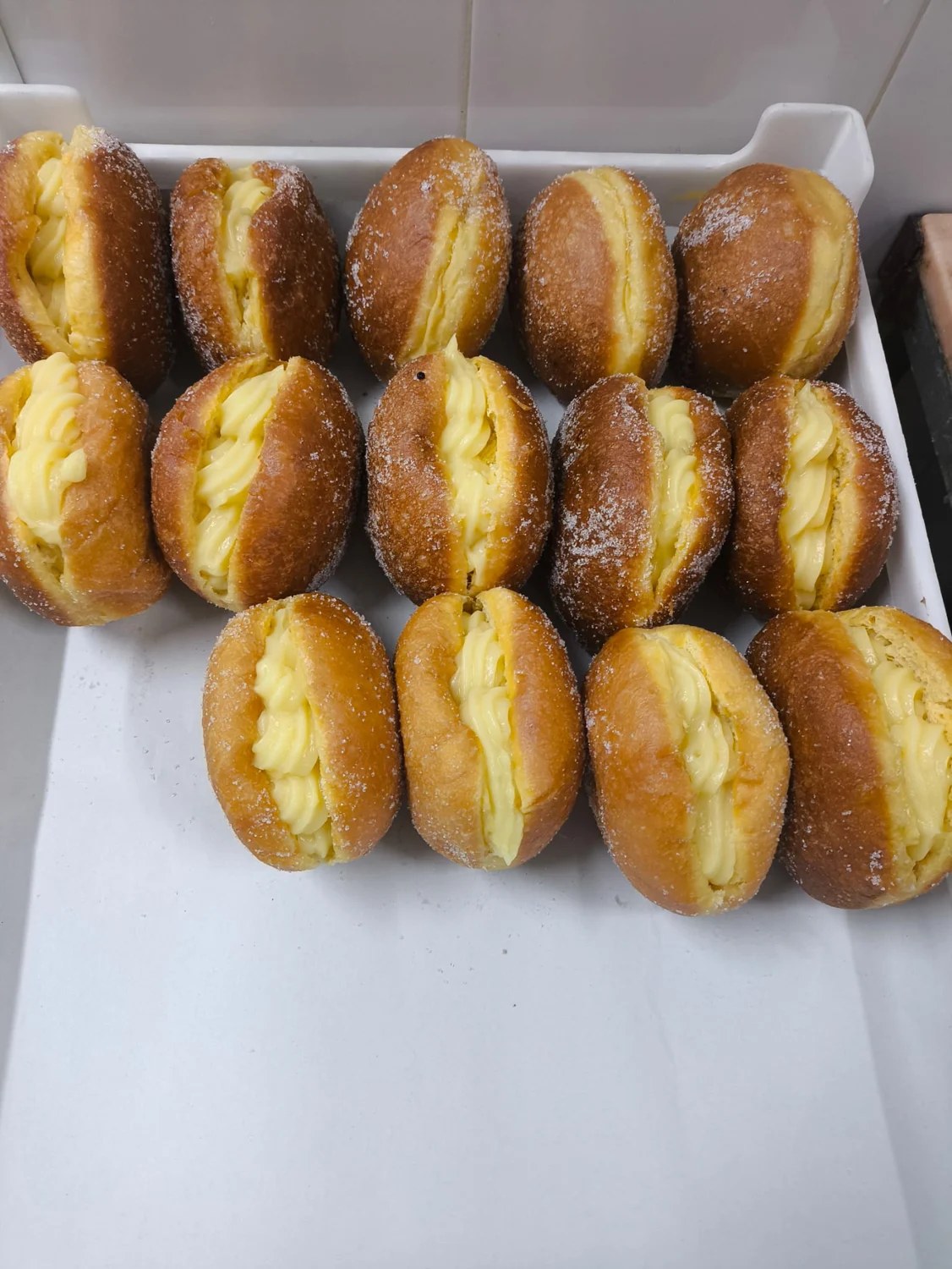 Bolas de Berlim — fotografia real da Padaria do Pilado